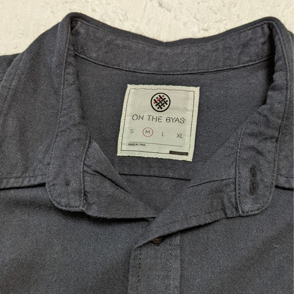 On The Byas Men's Size Medium Button Up Floral Casual Shirt Long Sleeve - Picture 3 of 4